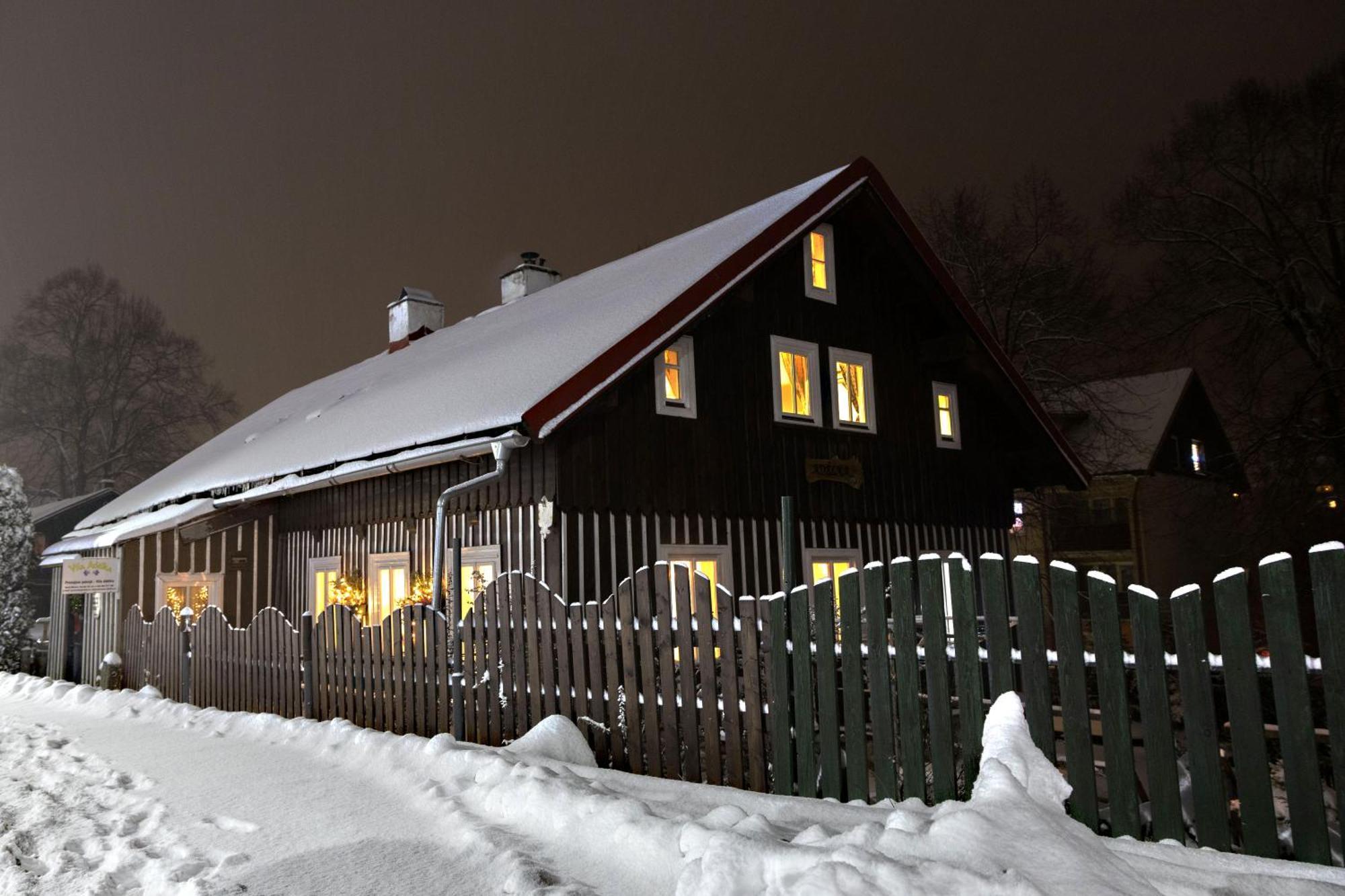 Готель Vila Adelka - Utulna Chalupa V Krkonosich Горні-Маршов Екстер'єр фото